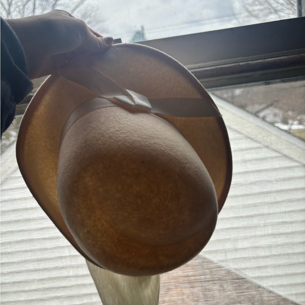 Women’s Tan Felt Fedora with Ribbon Trim